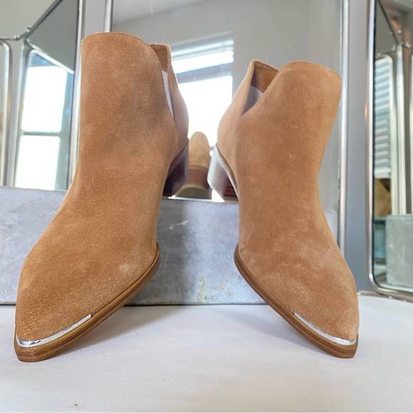 Marc Fisher LTD Yilda Suede Bootie || size
6.5 || Perfect condition - Picture 2 of 6